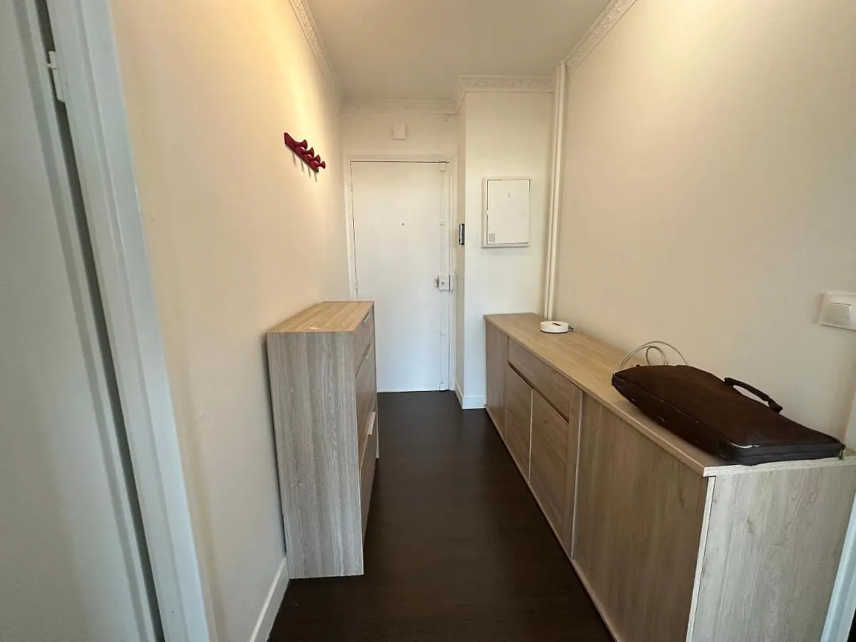 Apartament Tour Eiffel 135 Alesia