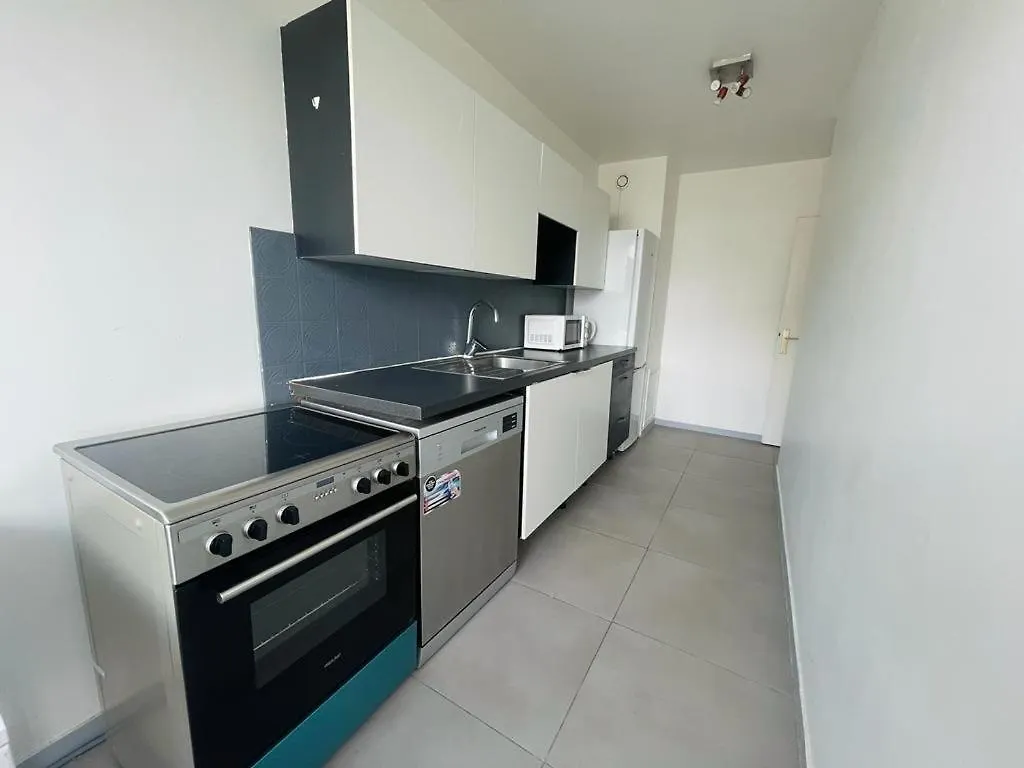 Apartament Tour Eiffel 135 Alesia Paryż